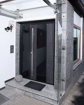 Haustürenmodell Topic B35-T3 mit Seitenteil, Keramik anthrazit